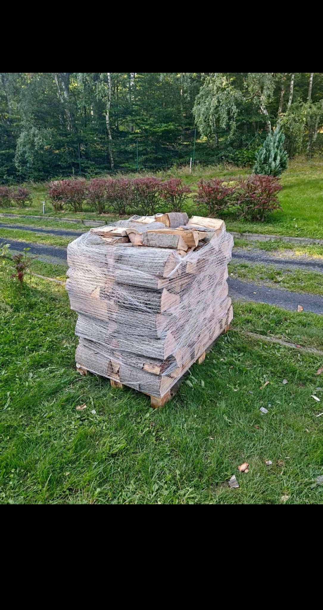Skládané dřevo na paletě